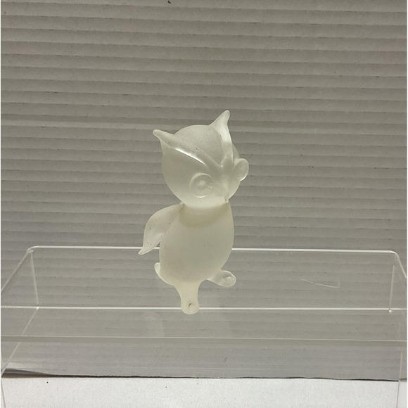 Vtg Titan Art Glass Frosted Standing Owl Figurine Made In The USA Paperweight‎ - Picture 2 of 8